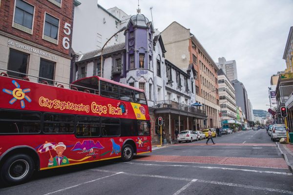 Long_street_with-city_sightseeing_bus_craig_howes